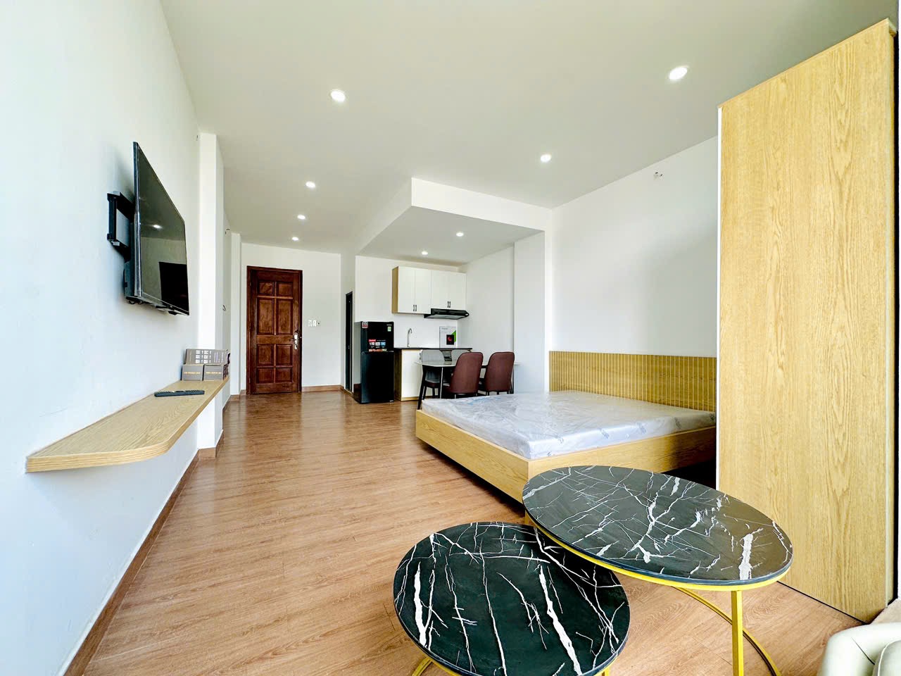 CĂN HỘ CỰC RỘNG CỬA SỔ CỰC LỚN KHU BẾP XA GIƯỜNG MÁY GIẶT RIÊNG Ở GIÁP QUẬN 3 ảnh 4