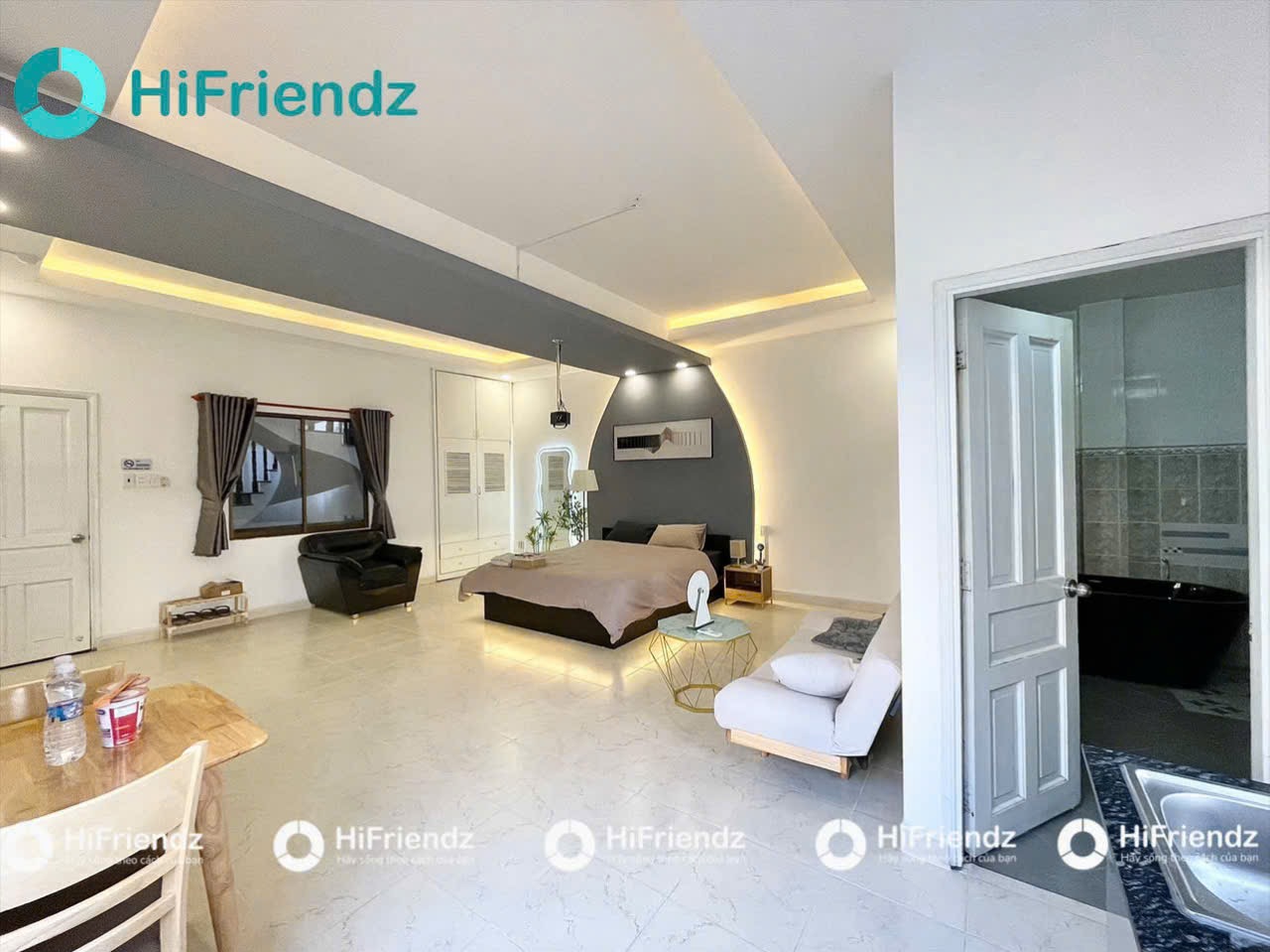 CĂN HỘ DIỆN TÍCH RỘNG NHIỀU CỬA SỔ CÓ BỒN TẮM Ở SÁT QUẬN 1