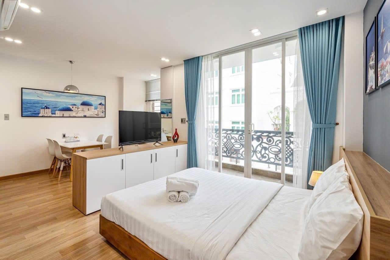 CĂN HỘ BAN CÔNG LỚN NHIỀU CỬA SỔ KHU BẾP RIÊNG Ở NGUYỄN BỈNH KHIÊM