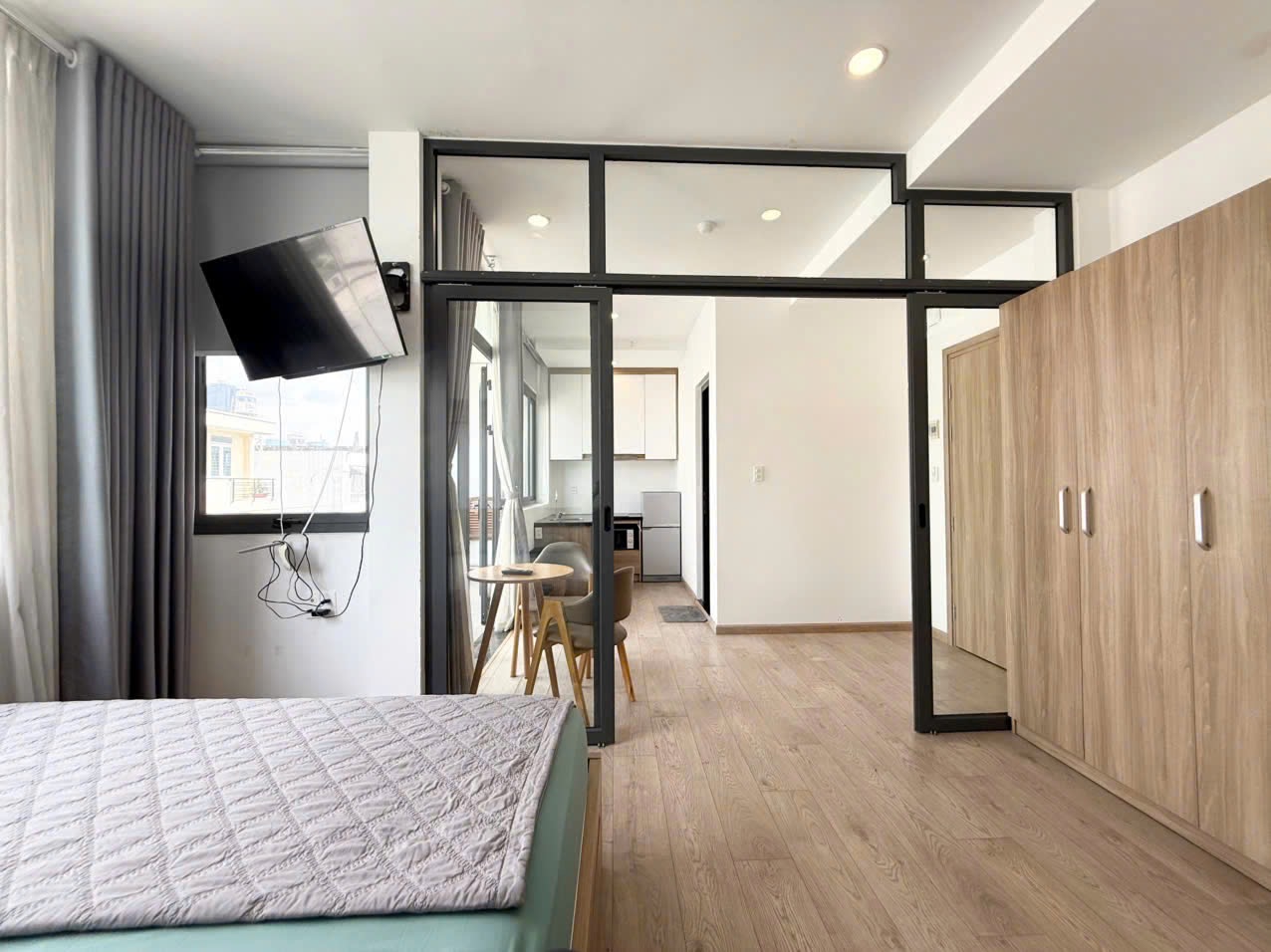 CĂN HỘ 1 PHÒNG NGỦ BAN CÔNG LỚN FULL NỘI THẤT CAO CẤP Ở TRẦN VĂN KHÊ SÁT LANDMARK VÀ QUẬN 1 ảnh 3