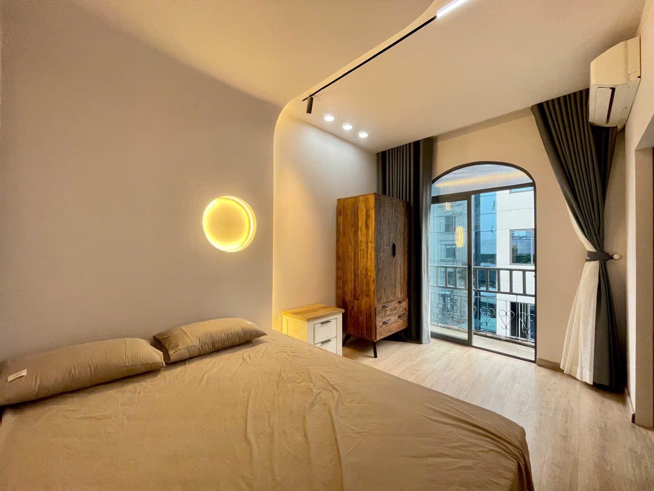 CĂN HỘ 1 PHÒNG NGỦ CAO CẤP 60m2 BAN CÔNG LỚN Ở NGUYỄN SƠN HÀ QUẬN 3