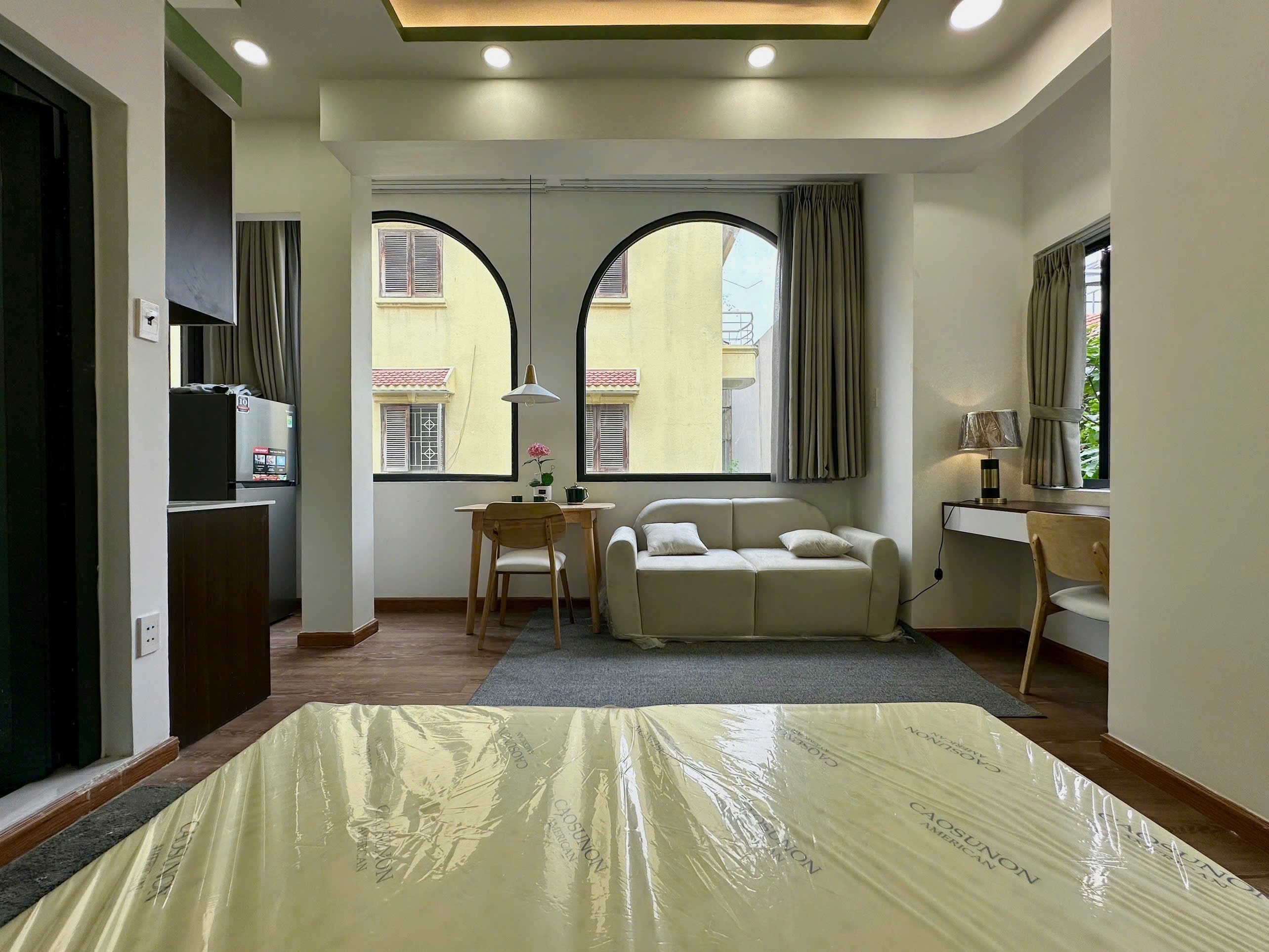 CĂN HỘ CAO CẤP NHIỀU CỬA SỔ QUANG PHÒNG VIEW ĐỈNH NỘI THẤT CAO CẤP TÁCH BẾP Ở NGUYỄN TRỌNG TUYỂN