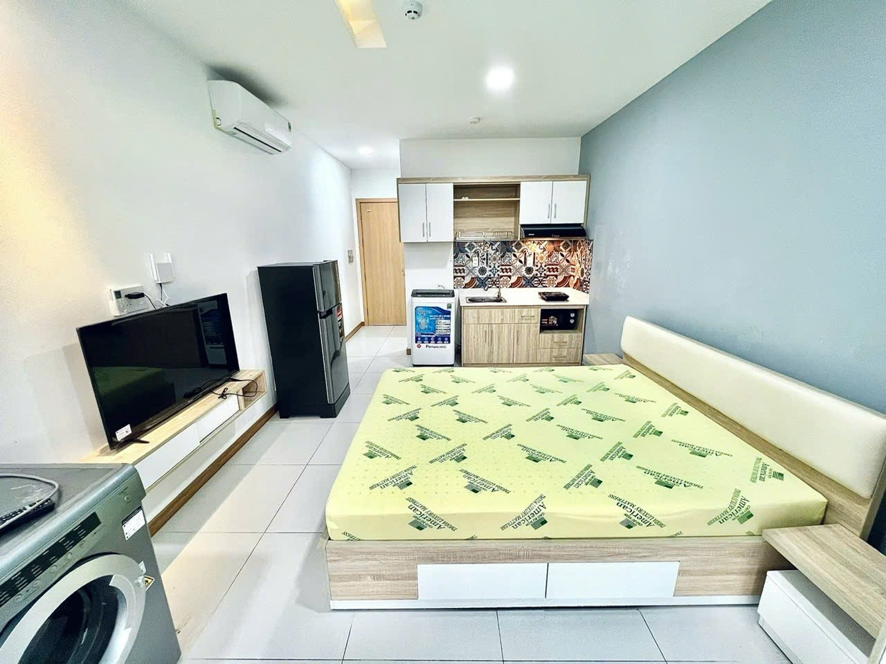 CĂN HỘ CỬA SỔ LỚN THOÁNG VIEW ĐẸP NỘI THẤT CAO CẤP MÁY GIẶT RIÊNG NGAY GẦN NGÃ TƯ HÀNG XANH SÁT QUẬN 1 ĐƯỜNG XÔ VIẾT NGHỆ TĨNH