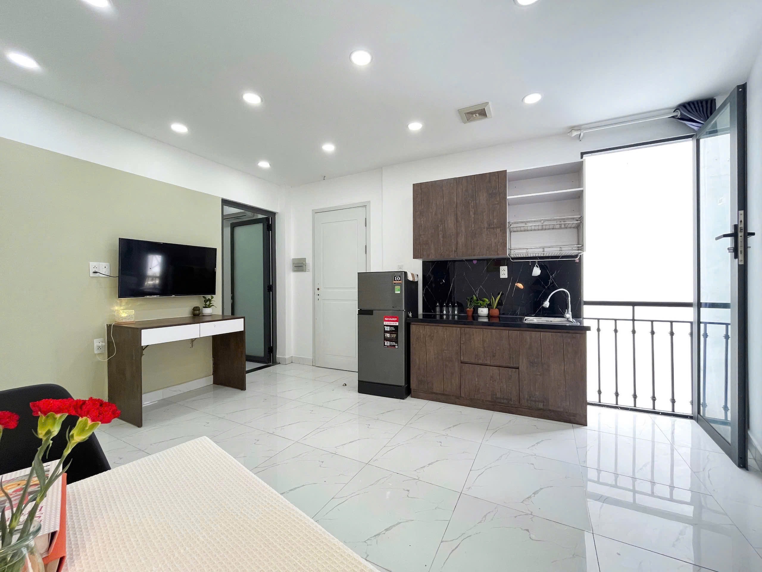 CĂN HỘ 1 PHÒNG NGỦ BAN CÔNG FULL NỘI THẤT CAO CẤP Ở TRẦN KẾ XƯƠNG GIÁP BÌNH THẠNH, QUẬN 3