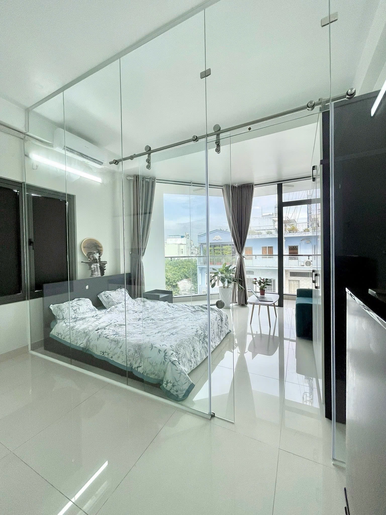 CĂN HỘ 1 PHÒNG NGỦ BAN CÔNG CỬA KÍNH QUANH PHÒNG Ở NGÔ ĐỨC KẾ