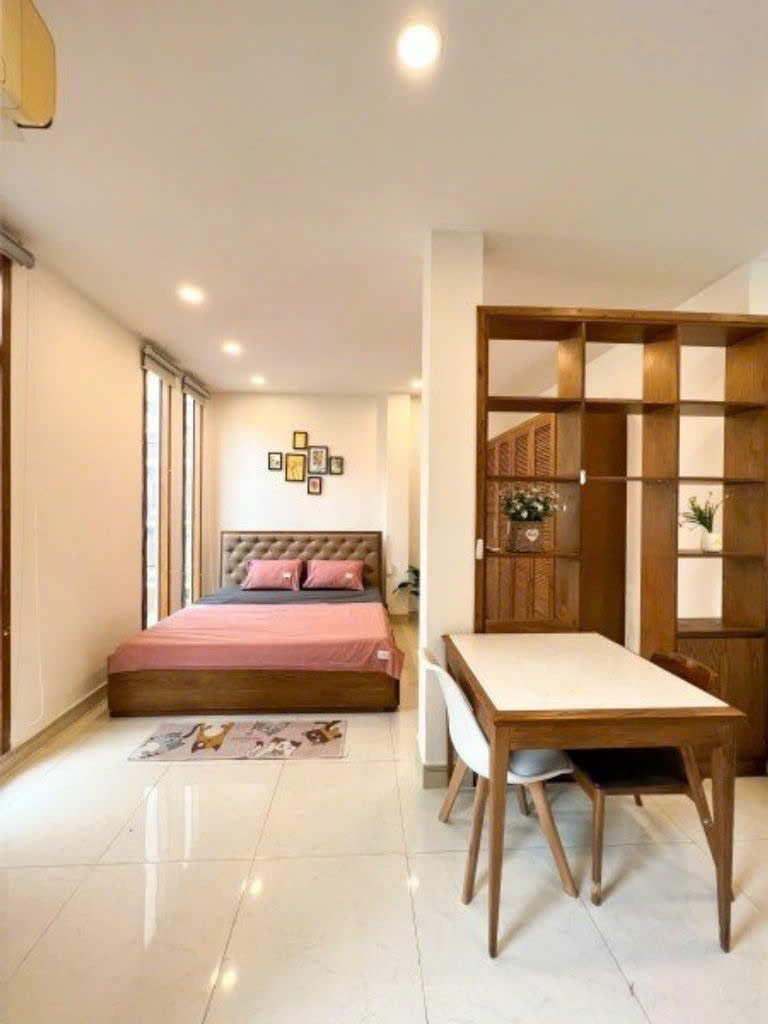 CĂN HỘ 1 PHÒNG NGỦ BAN CÔNG THIẾT KẾ THÔNG MINH Ở PHAN ĐÌNH PHÙNG SÁT QUẬN 1