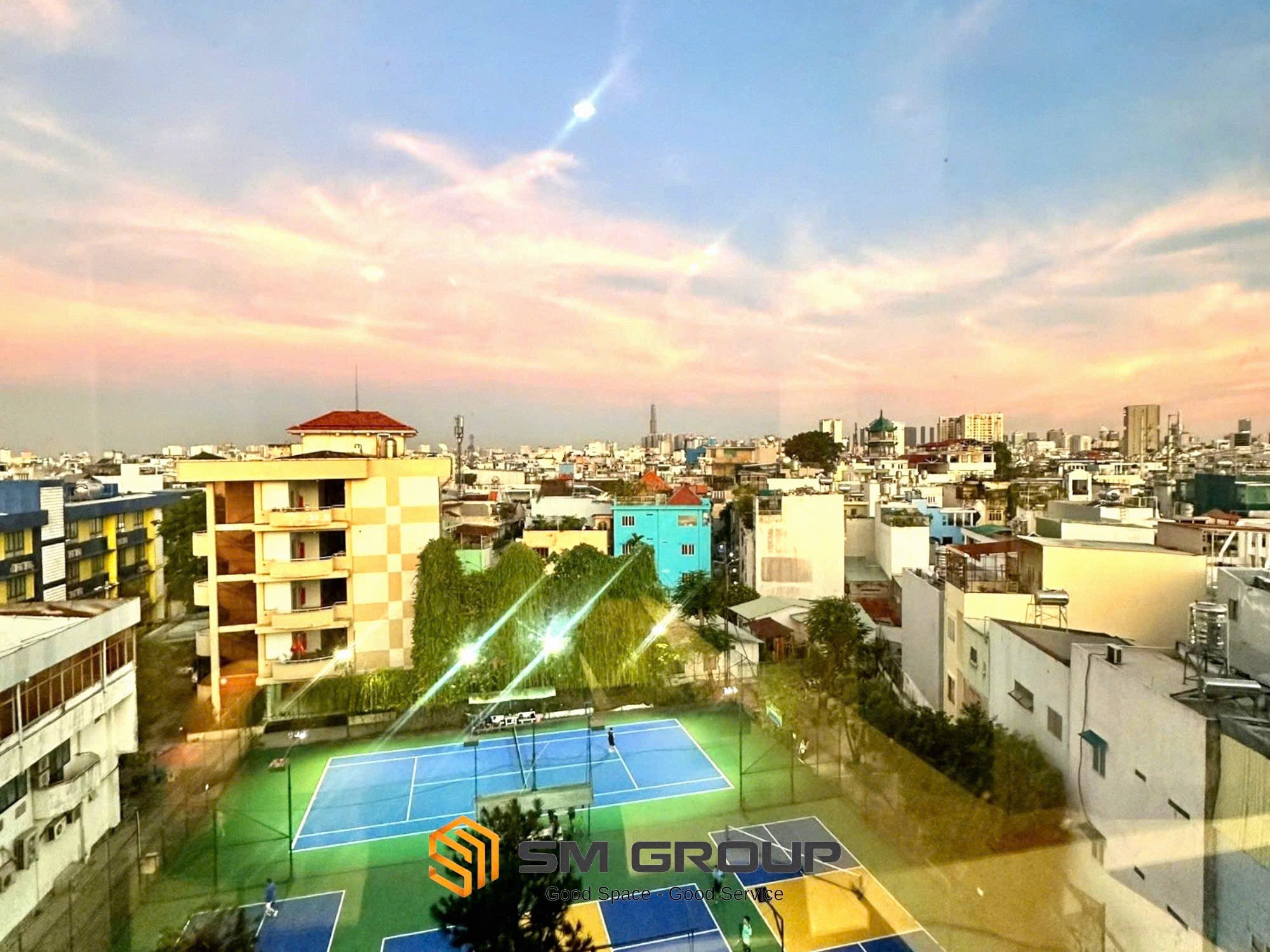 CĂN HỘ 1 PHÒNG NGỦ CAO CẤP CỬA SỔ VIEW ĐẸP NHÀ THANG MÁY CÓ BẢO VỆ GẦN SÂN BAY VÀ CÁC QUẬN LÂN CẬN