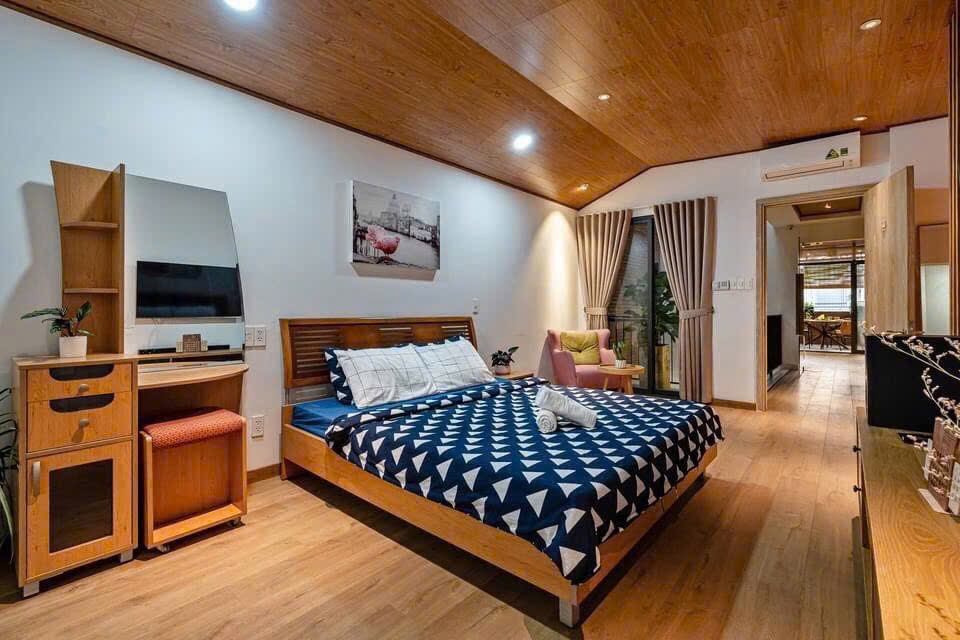 CĂN HỘ 1 PHÒNG NGỦ PHÒNG KHÁCH RỘNG BAN CÔNG LỚN DIỆN TÍCH 100m2 Ở VÕ DUY NINH