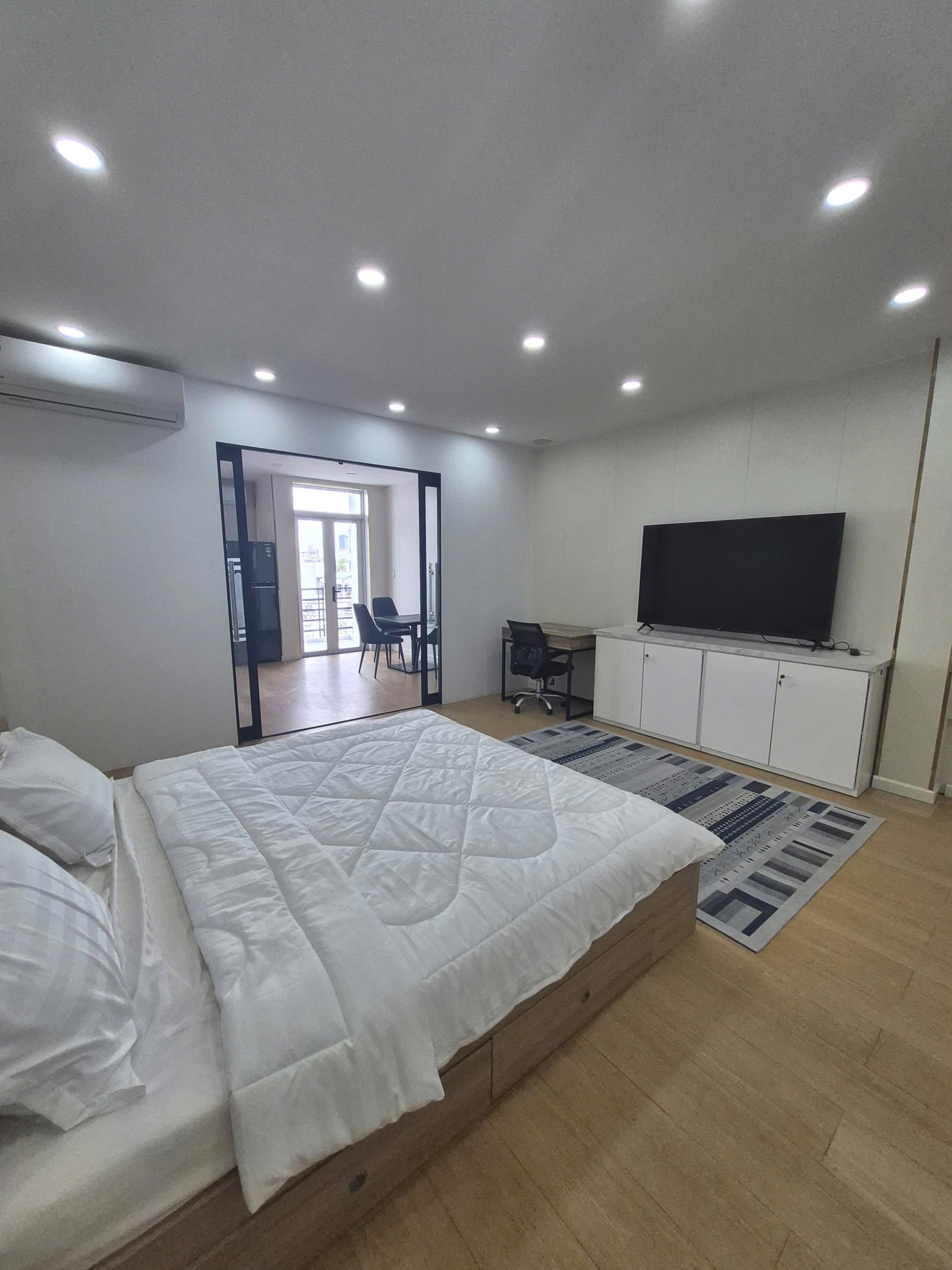 CĂN HỘ 1 PHÒNG NGỦ BAN CÔNG LỚN 55m2 Ở LÊ VĂN DUYỆT BÌNH THẠNH