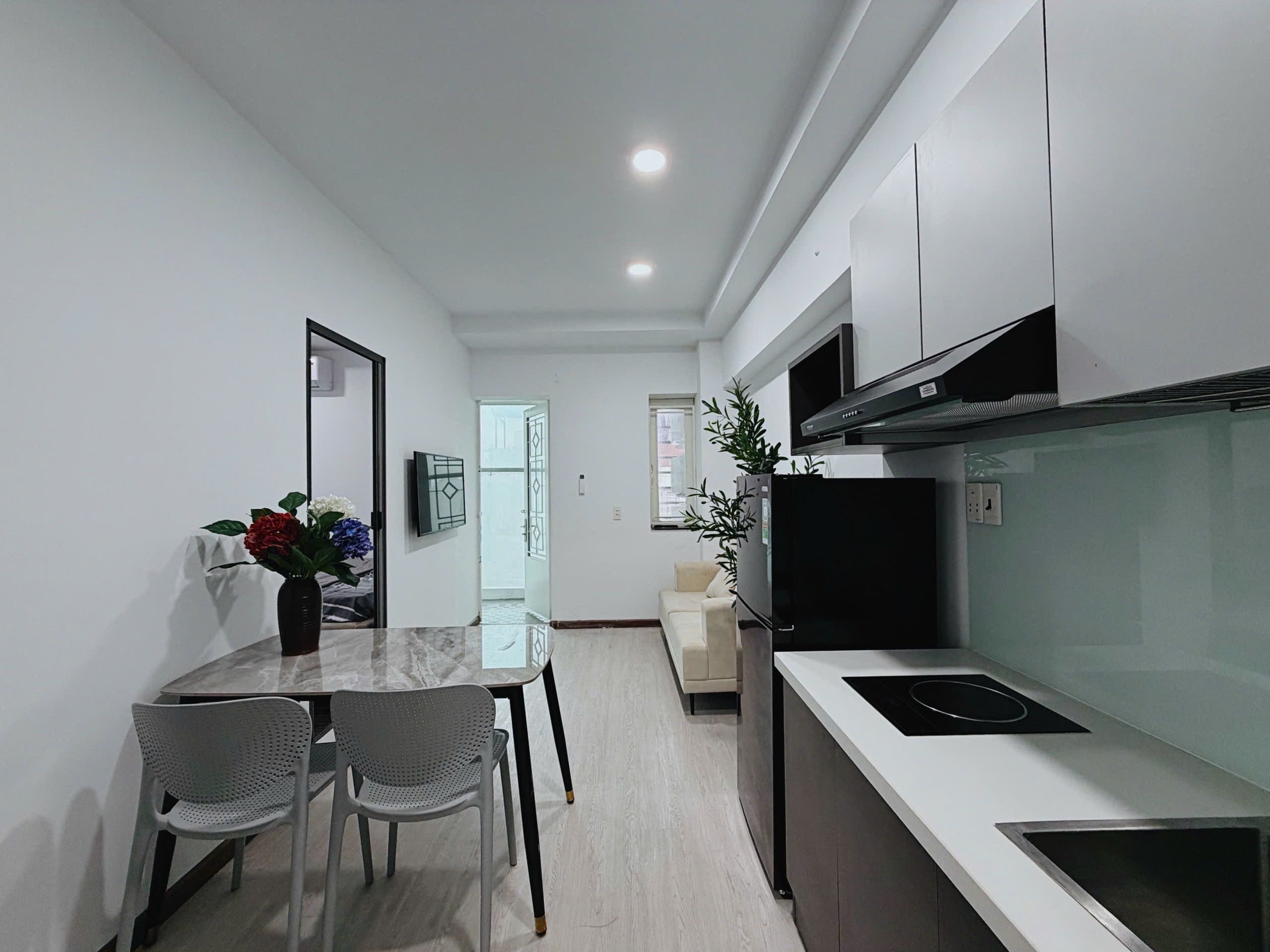 CĂN HỘ 1 PHÒNG NGỦ BAN CÔNG FULL NỘI THẤT CAO CẤP Ở NƠ TRANG LONG BÌNH THẠNH