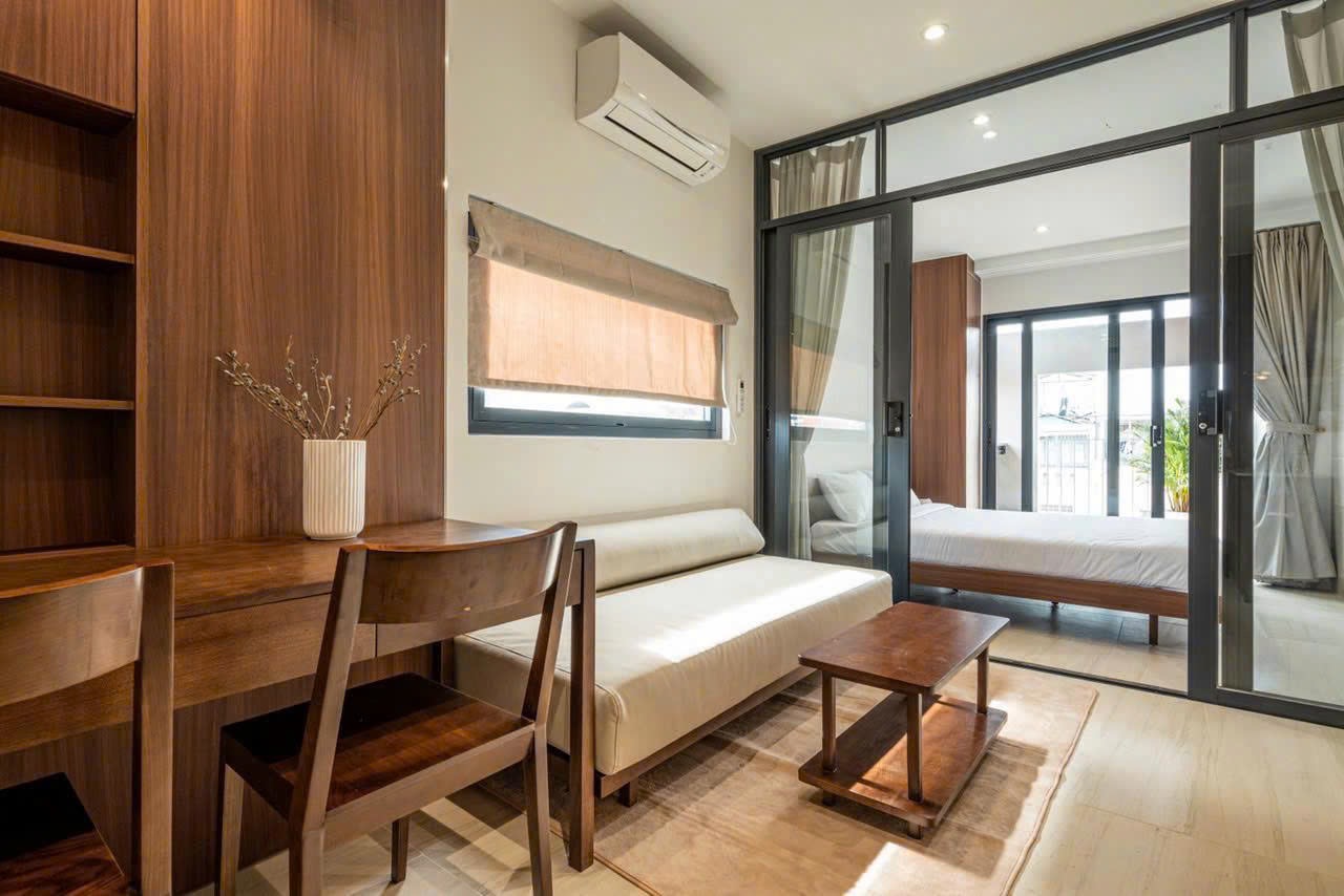 CĂN HỘ 1 PHÒNG NGỦ BAN CÔNG LỚN CÓ DỌN PHÒNG MỖI TUẦN Ở CÔ GIANG PHÚ NHUẬN SÁT QUẬN 1