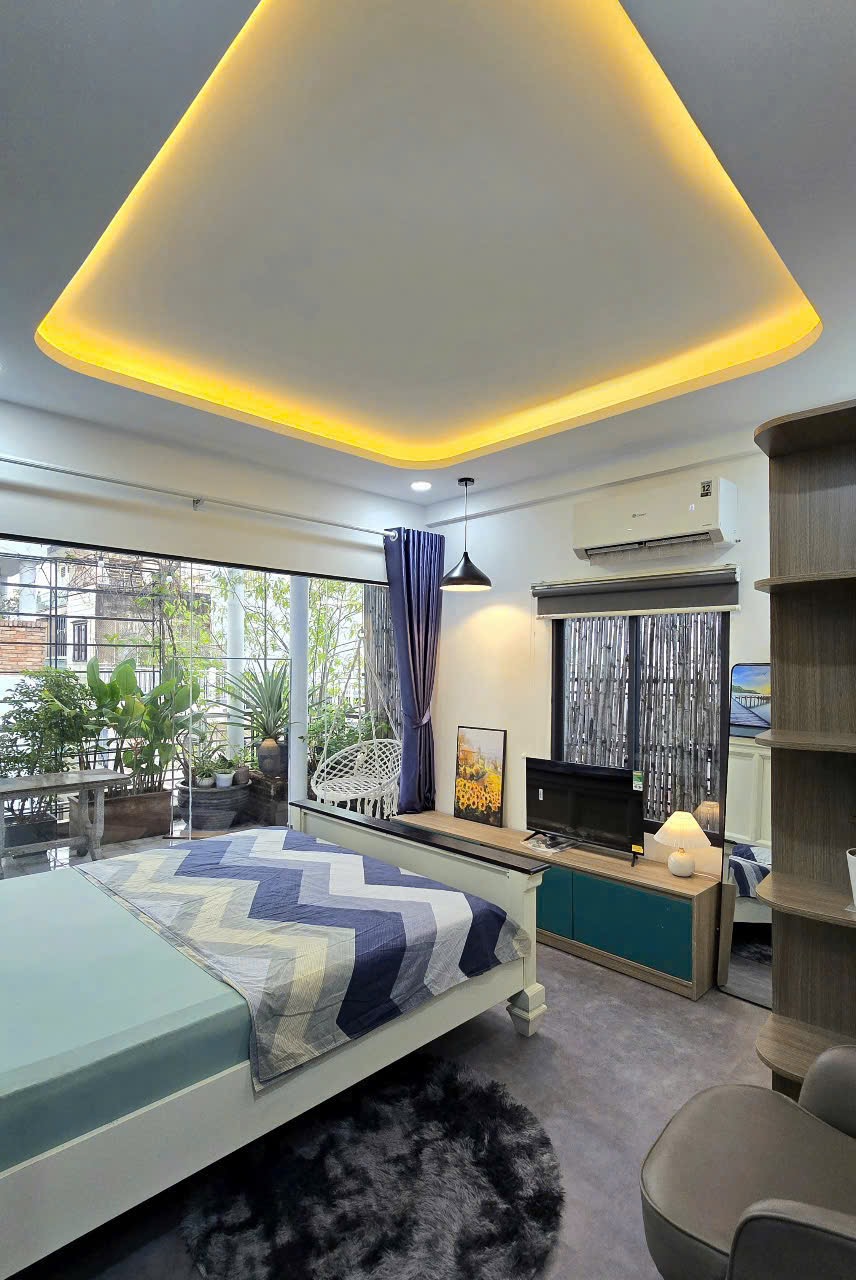 CĂN HỘ 1 PHÒNG NGỦ BAN CÔNG LỚN NHIỀU CÂY XANH PHÒNG BẾP RIÊNG Ở HUỲNH VĂN BÁNH