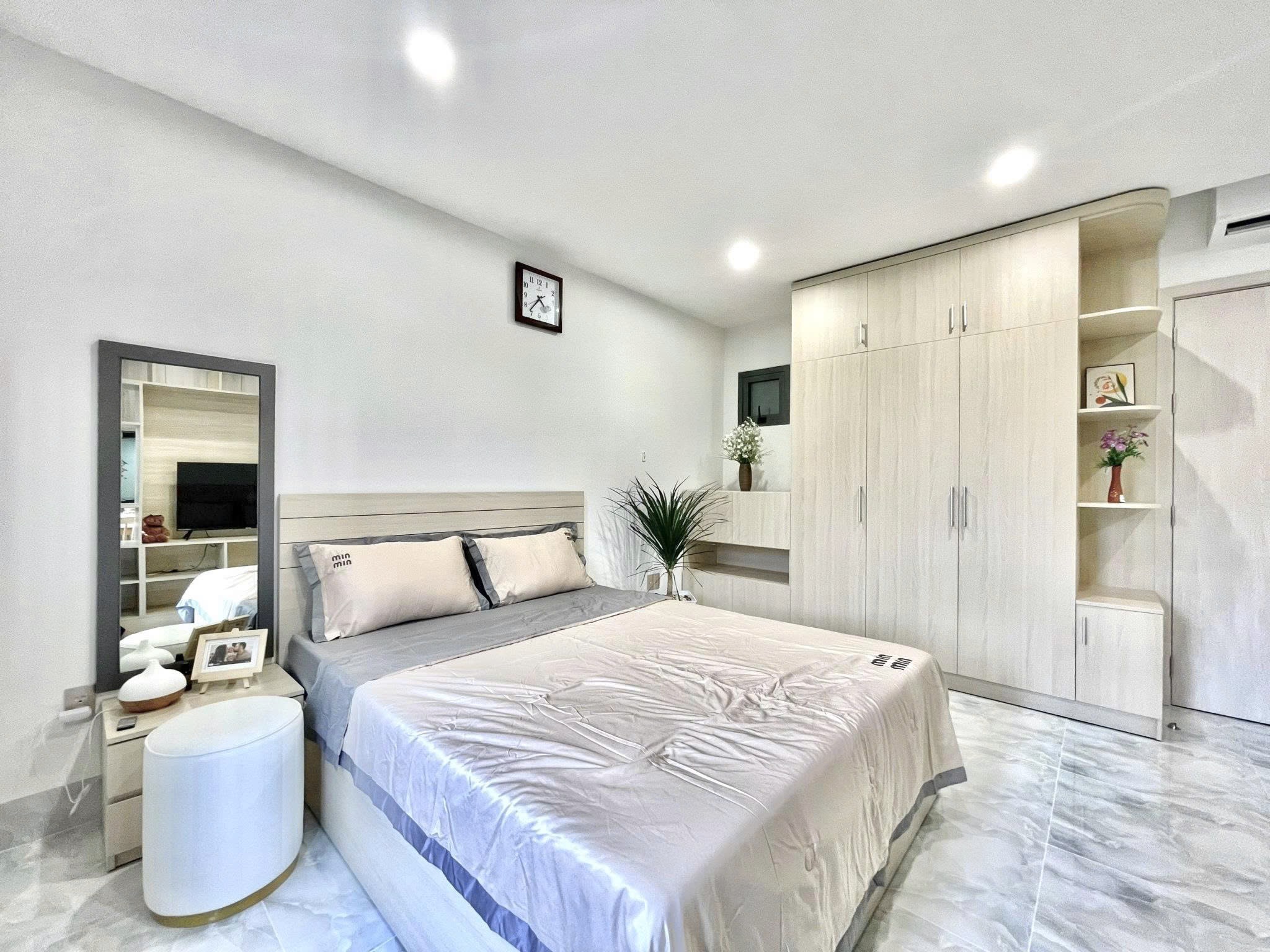 CĂN HỘ CAO CẤP BẾP XA GIƯỜNG NỘI THẤT CỰC XỊN MÁY GIẶT RIÊNG NHÀ THANG MÁY Ở NGUYỄN XÍ