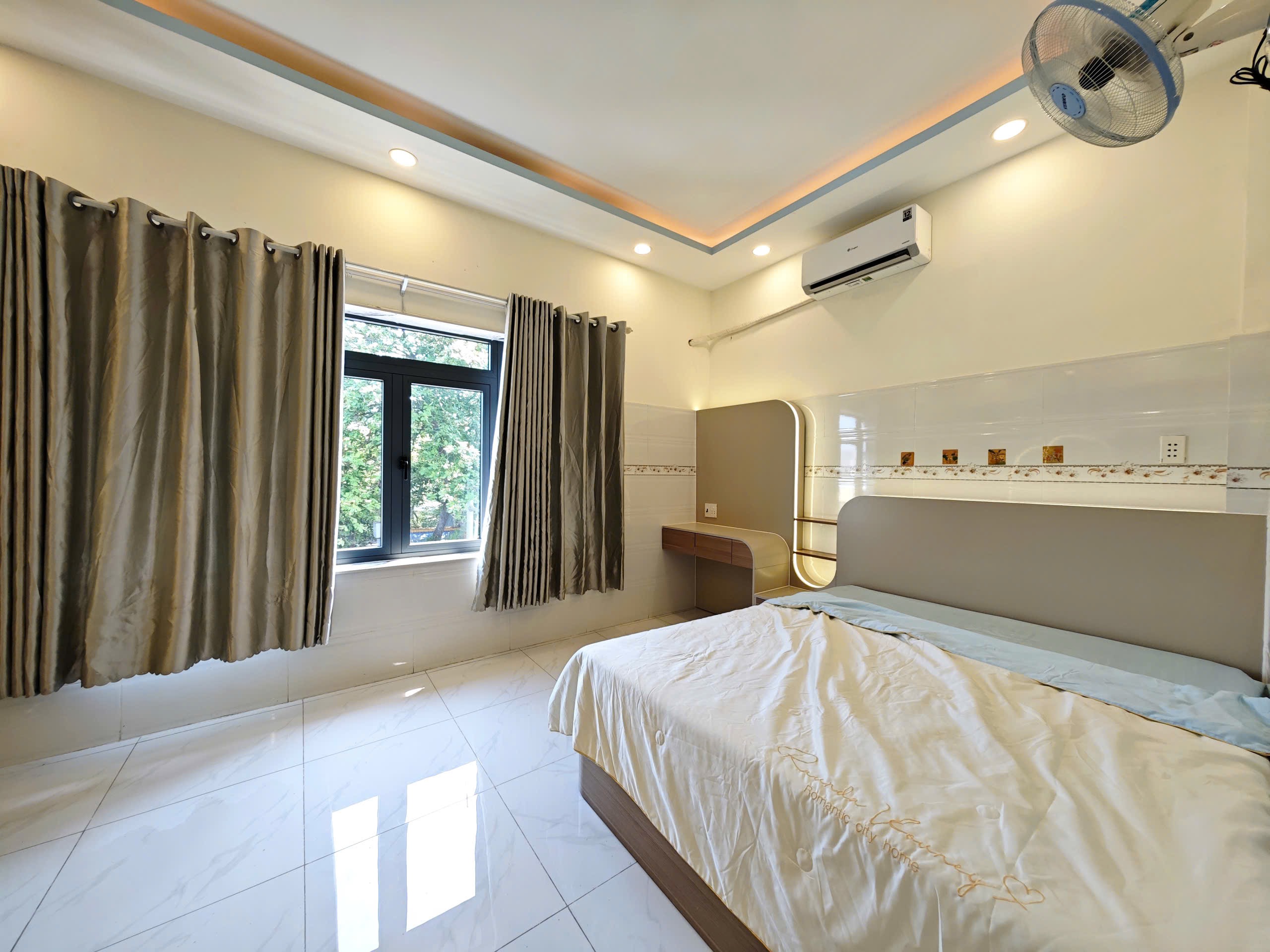 CĂN HỘ 1 PHÒNG NGỦ 1 PHÒNG KHÁCH NHIỀU CỬA SỔ RỘNG NỘI THẤT CAO CẤP Ở NGUYỄN KIỆM